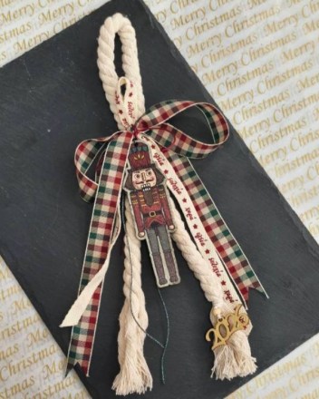 54  α  γουρι  καρυοθραφτης  εκρου σχοινι (1)